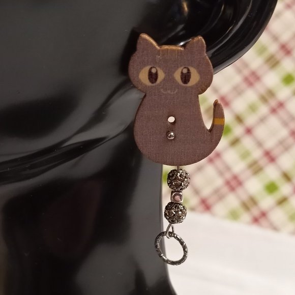 Home Made Handmade Wood & Metal Cat Gray & Yellow Button Earrings #44 - Picture 2 of 10
